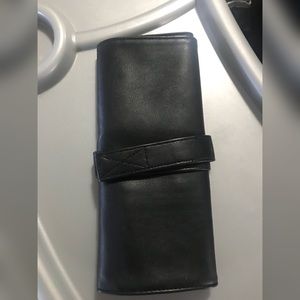 BDELLIUM makeup brush case